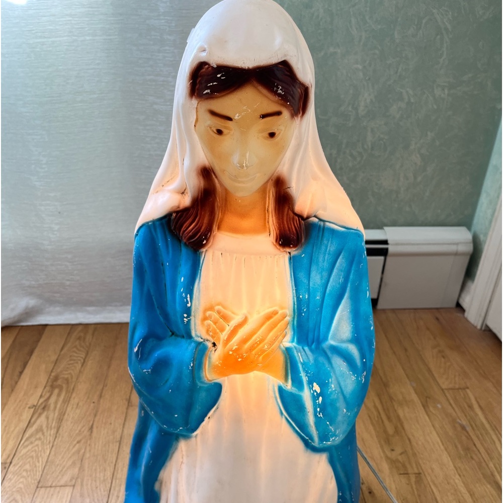 Vintage Empire Christmas Mary Blow Mold Lighted Christmas Decoration tested!